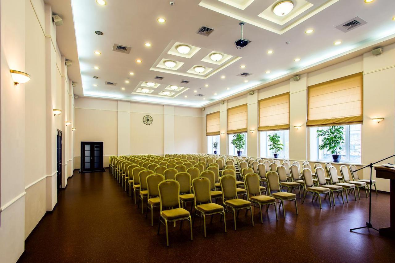 Отель Conference Hall Irpin' Экстерьер фото